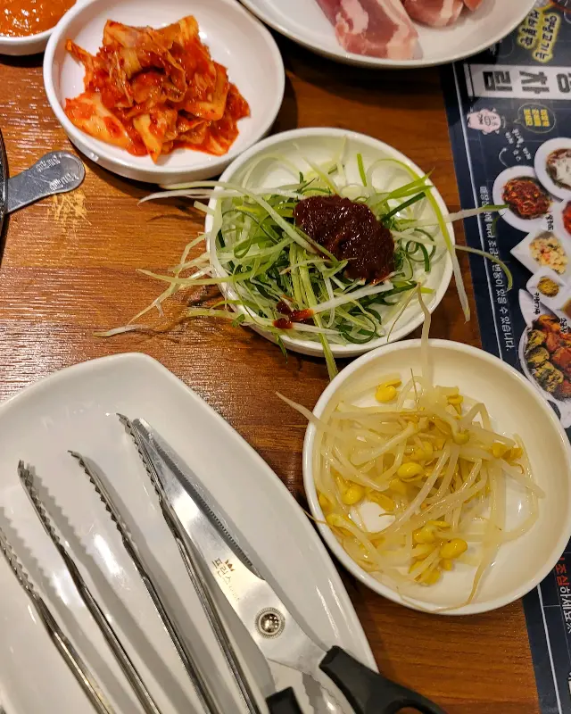 다양한 곁들임 메뉴