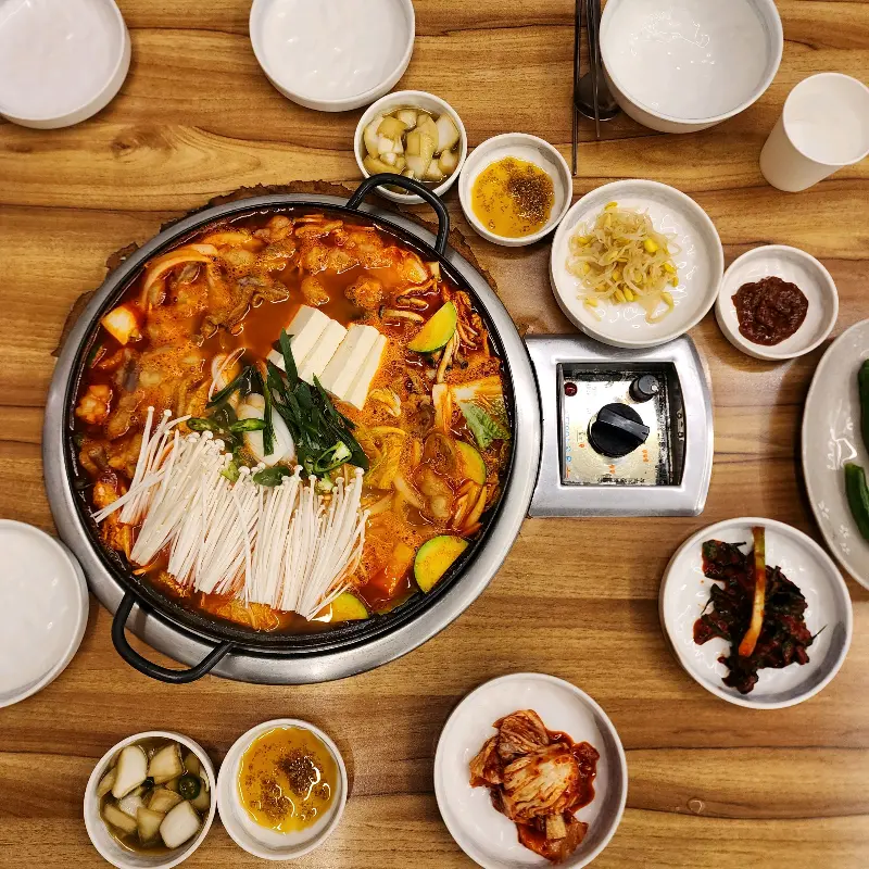 곱창전골 한 상 차림