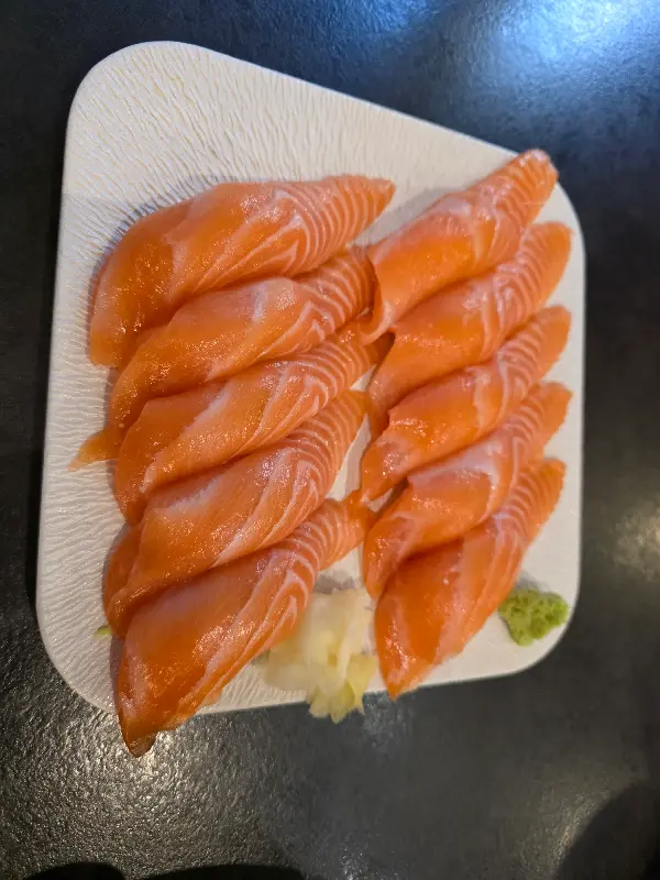 싱싱한 연어 스시