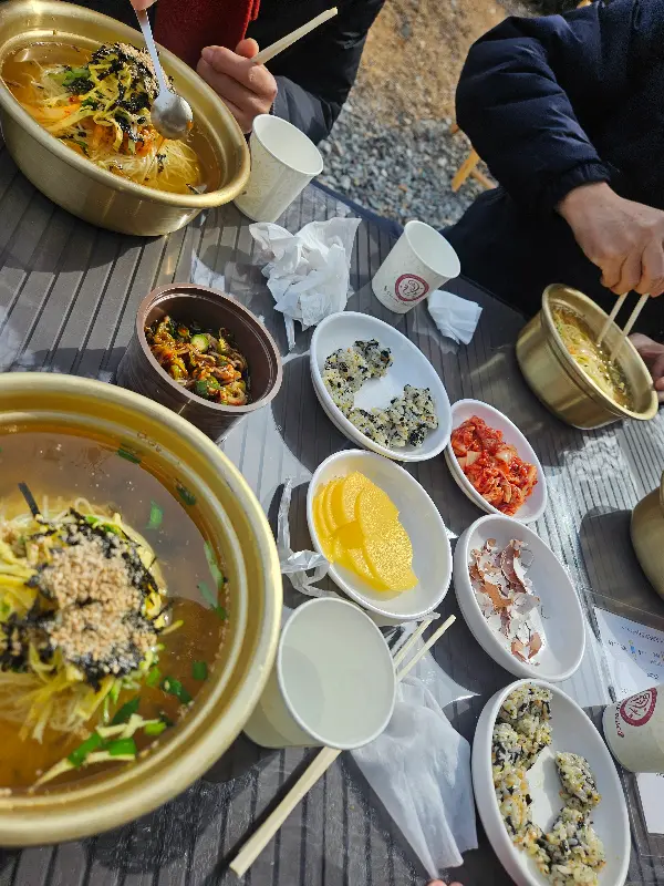 촌놈국수 내부 인테리어