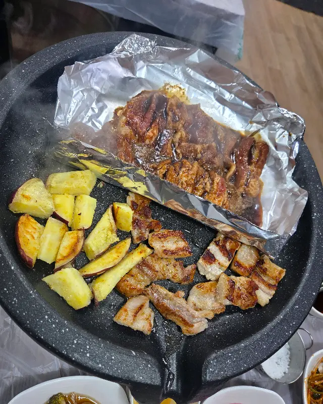 양념갈비와 구운 고구마