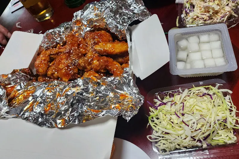 먹음직스러운 양념치킨