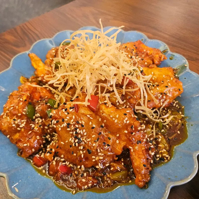 윤기가 좌르르 흐르는 칠리새우