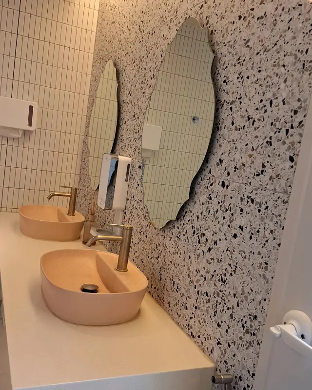 세련된 화장실 인테리어