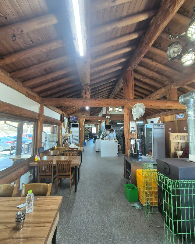 고향막국수 내부