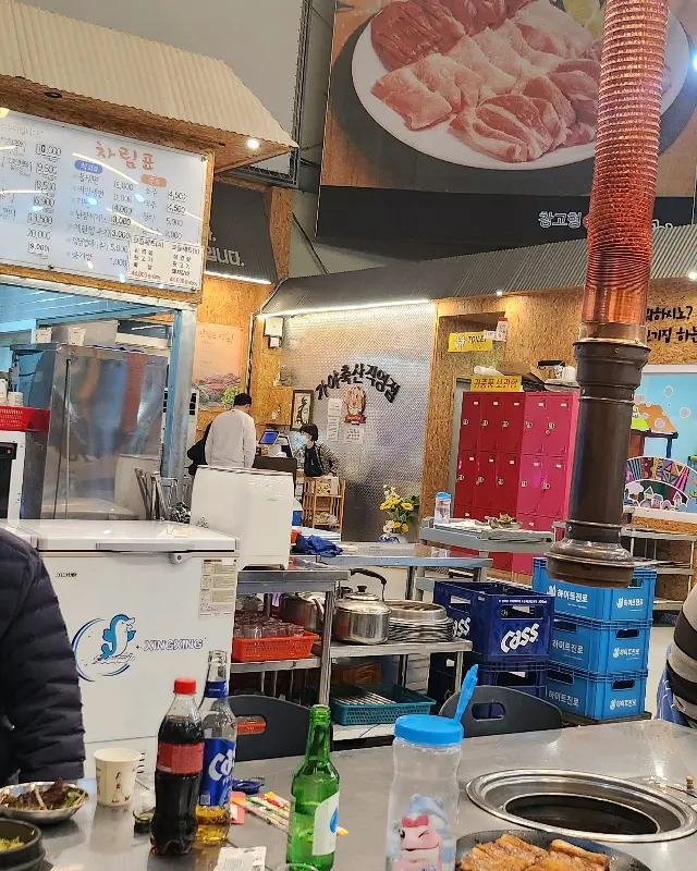 넓은 매장 내부