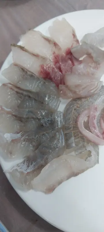 윤기가 흐르는 바다사랑횟집의 회