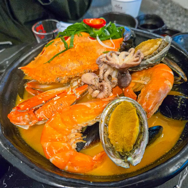 모루쿠다 테이블 세팅