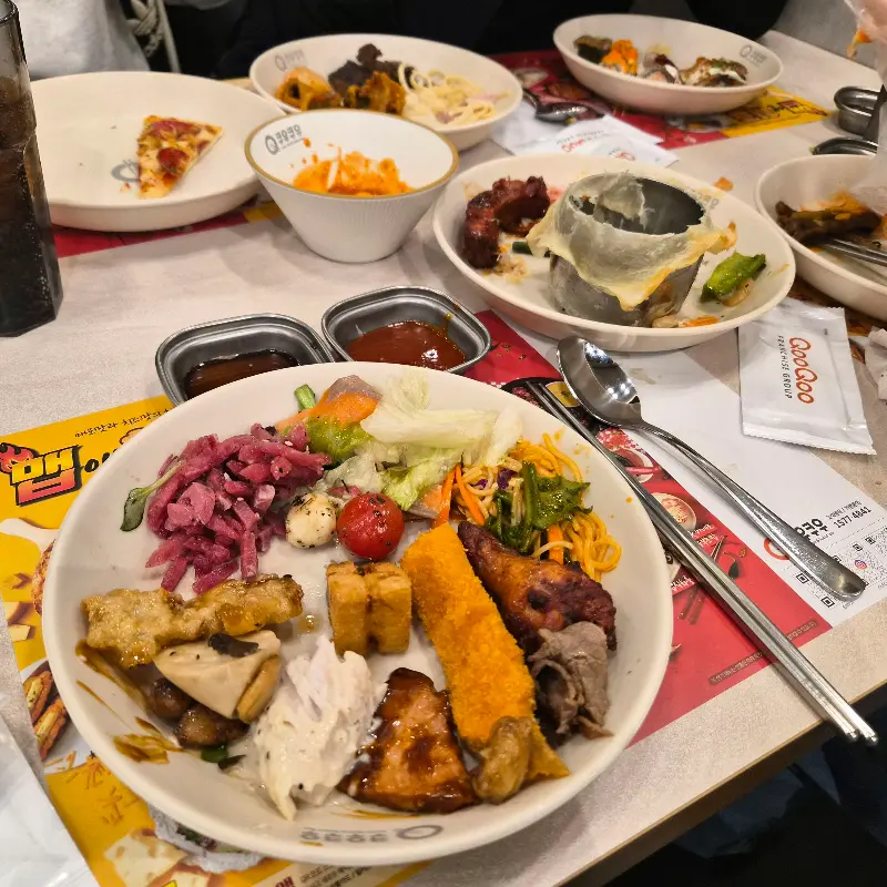 고기를 직접 구워먹을 수 있는 그릴 코너