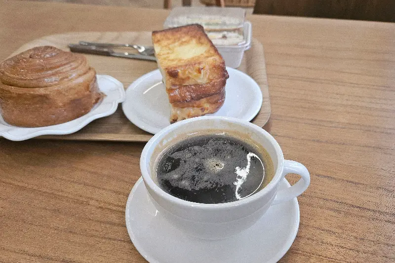 프렌치 토스트와 커피