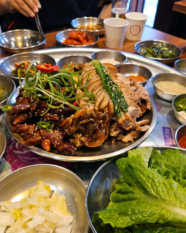 온족발과 불족발의 환상적인 조합