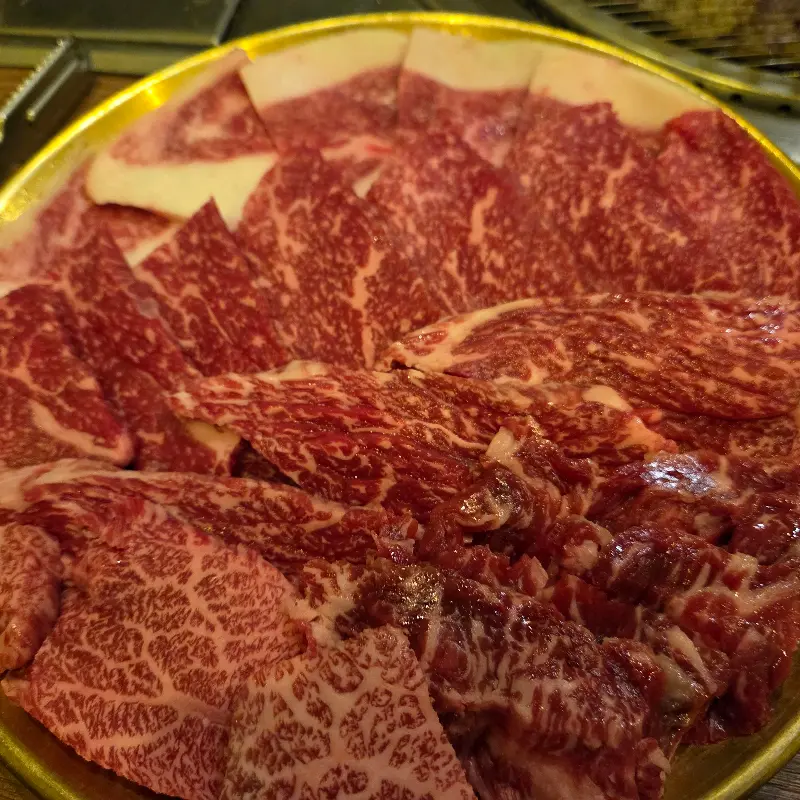 스무고개 한우 모듬