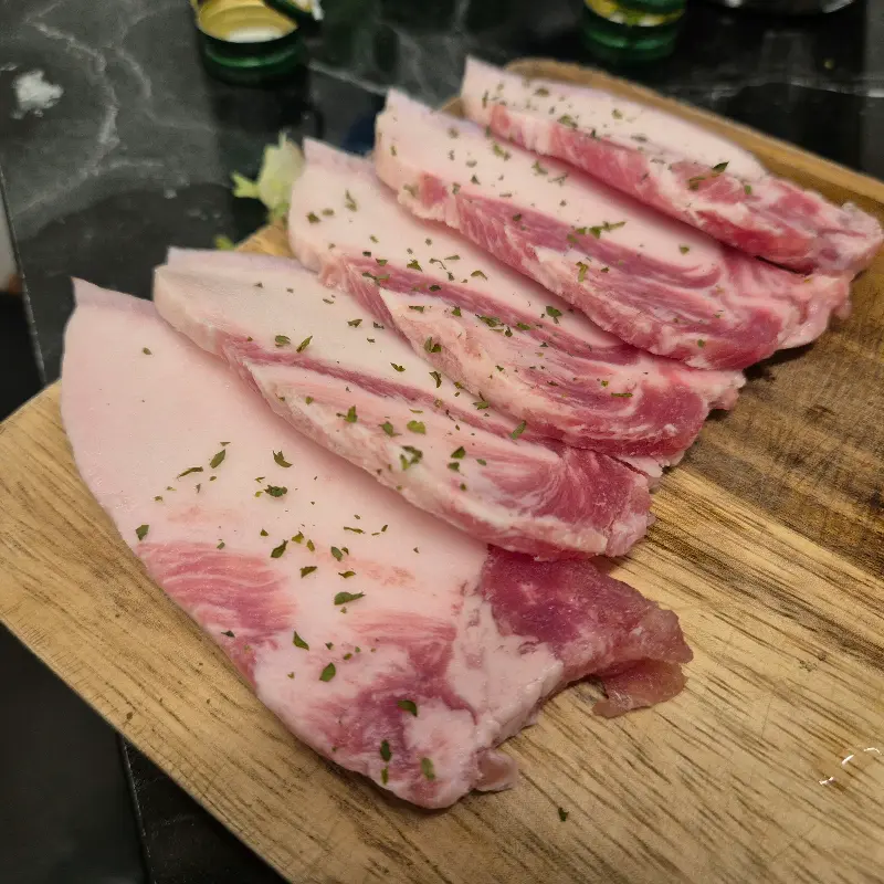 두툼한 숙성 삼겹살