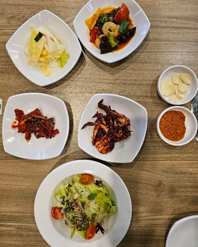 다양한 종류의 밑반찬