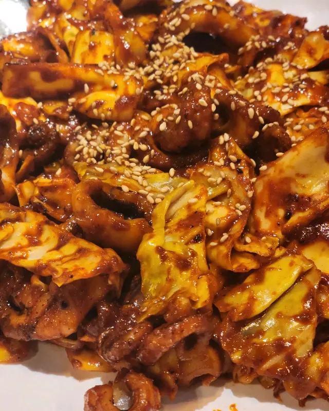 윤기가 자르르 흐르는 쭈꾸미 볶음