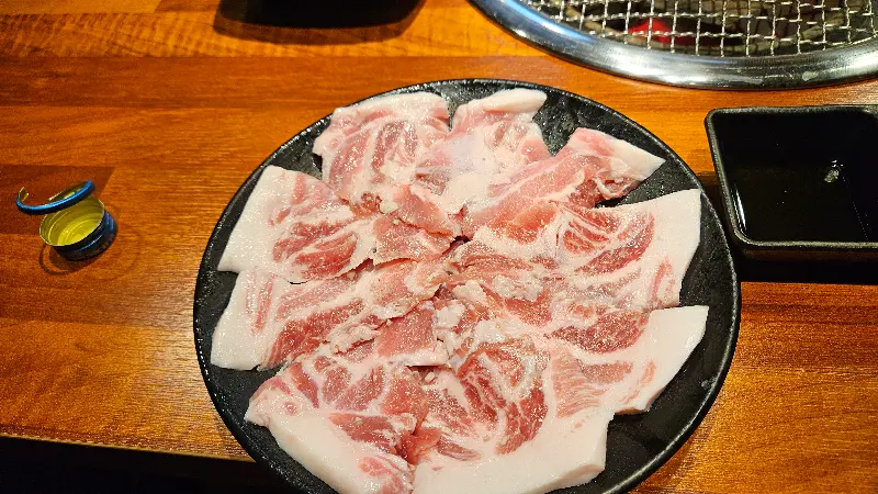 싱싱한 꼬들목살의 자태