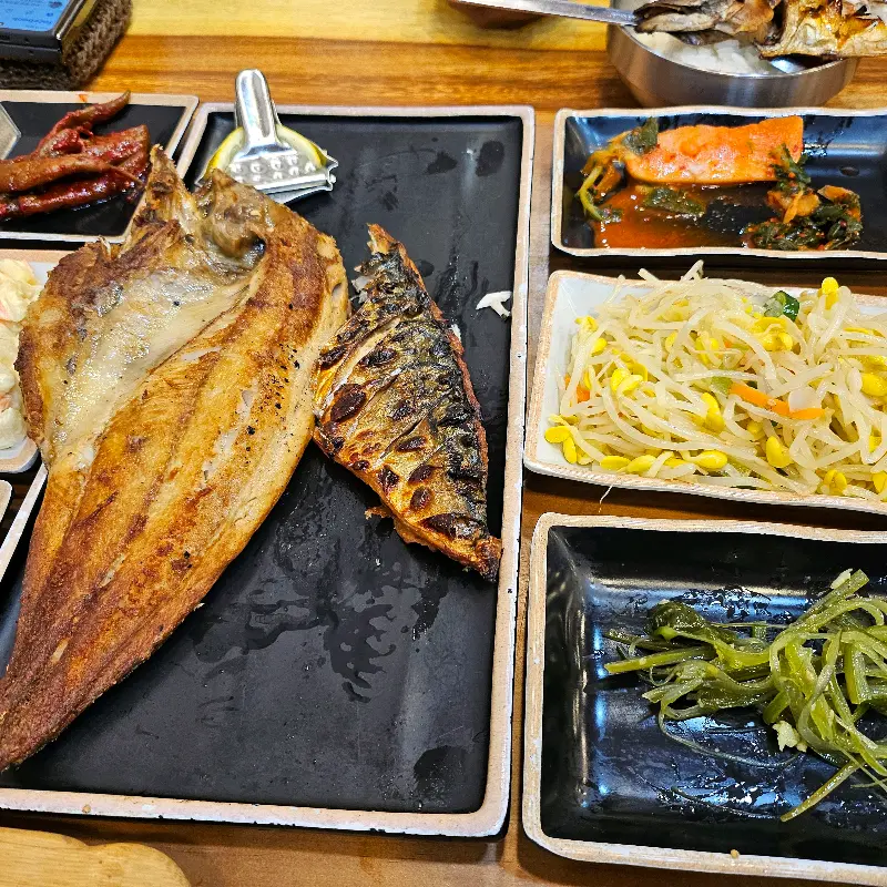 윤기가 흐르는 촉촉한 생선 살