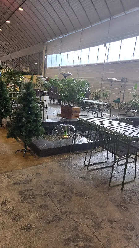 카페 내부 전경