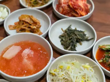 추억과 풍미가 공존하는 청주 노포 맛집, 고려불고기에서 맛보는 삼겹살 향수