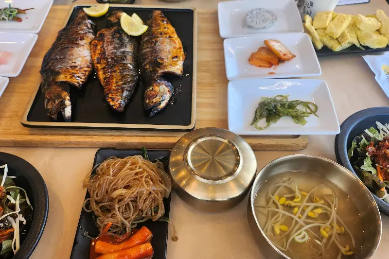 정갈하게 차려진 한 상 차림