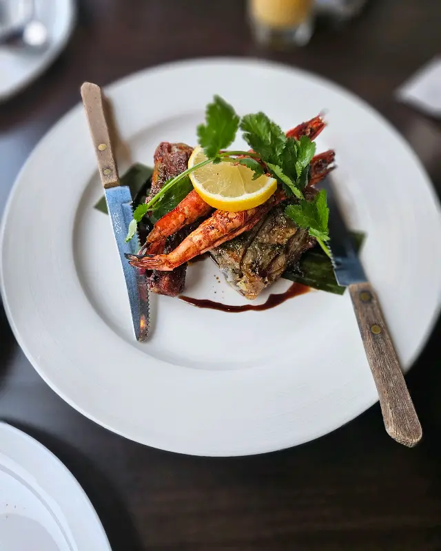 정갈한 플레이팅이 돋보이는 메뉴