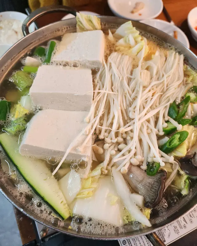 재료 본연의 맛이 살아있는 두부전골