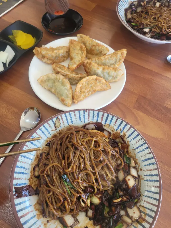 간짜장, 짬뽕, 튀김만두 한상차림