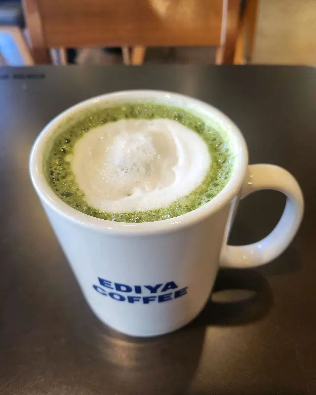 부드러운 거문도 쑥 라떼