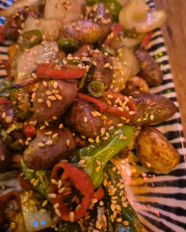 닭똥집 볶음의 모습