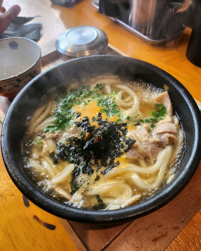 고기와 우동의 조화