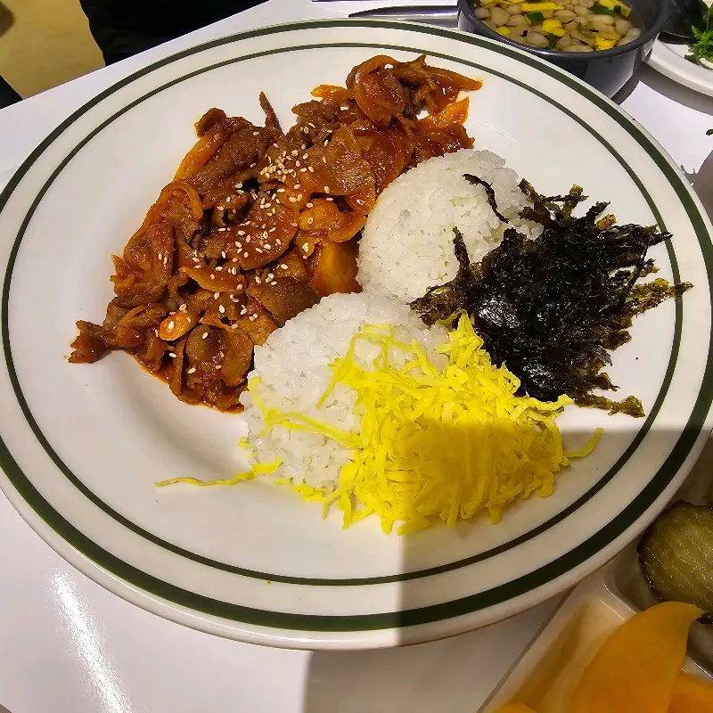 제육볶음의 매콤한 유혹