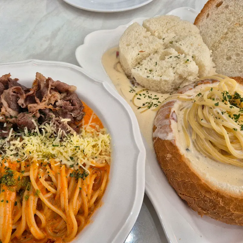 빠네 파스타와 스테이크 파스타의 아름다운 조화