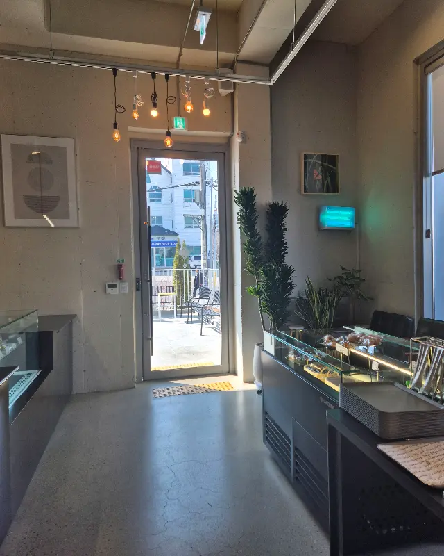 카페 레이어 내부 인테리어