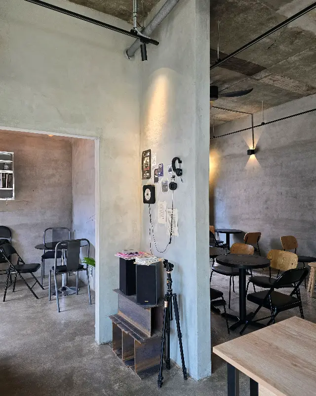 학티스트 내부 인테리어