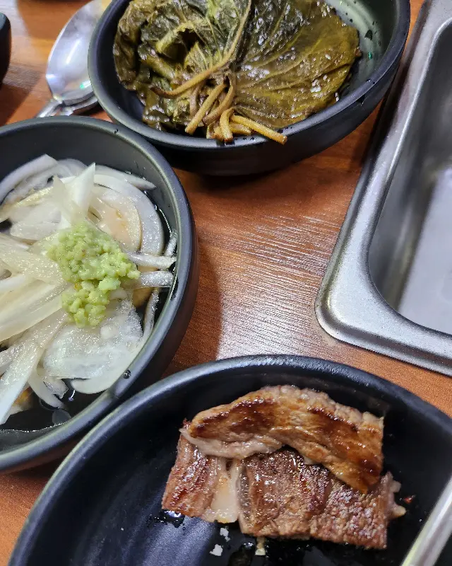 잘 구워진 한우 한 점