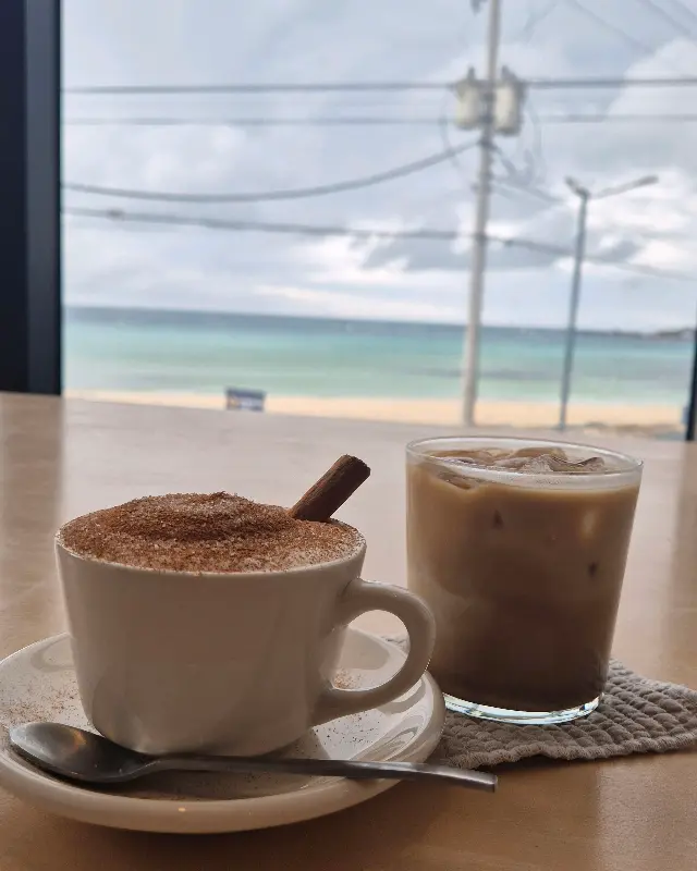 카페 한켠에 마련된 소품샵