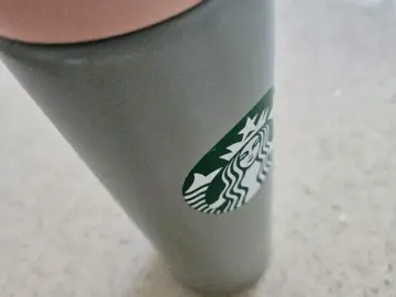 정겨운 웃음꽃 피는, 추억 한 잔 나누는 동네 맛집 스타벅스에서 즐기는 따뜻한 시간 (지역명)