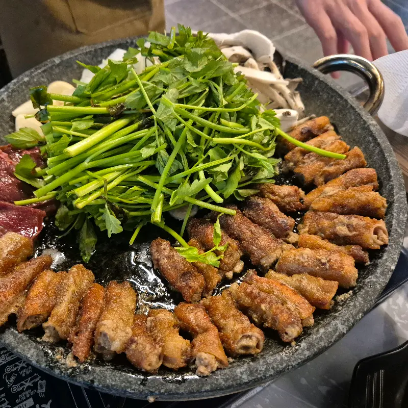 잘 구워진 곱창, 막창, 대창의 모습