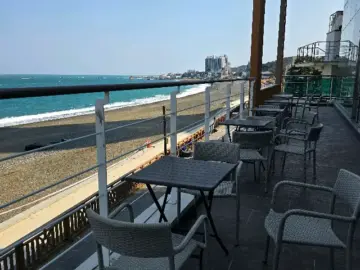 뻥 뚫리는 울산 동구 바다뷰, 해월당 블루마시티점! 여기 완전 인생 빵 맛집이야