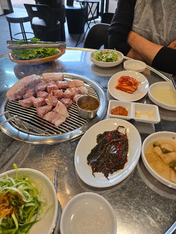 돈사돈 성산점 한상차림