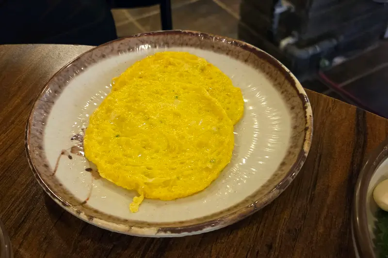 기본 찬으로 제공되는 계란찜