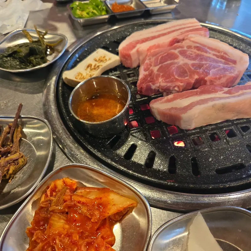 흑돼지 한 상 차림