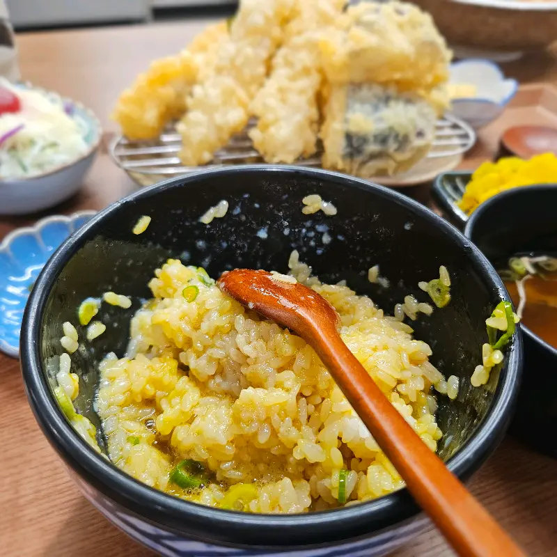 맛있게 비벼진 밥