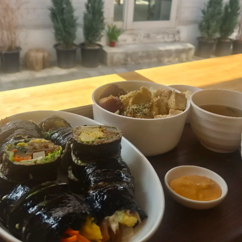 푸짐한 김밥 한 상