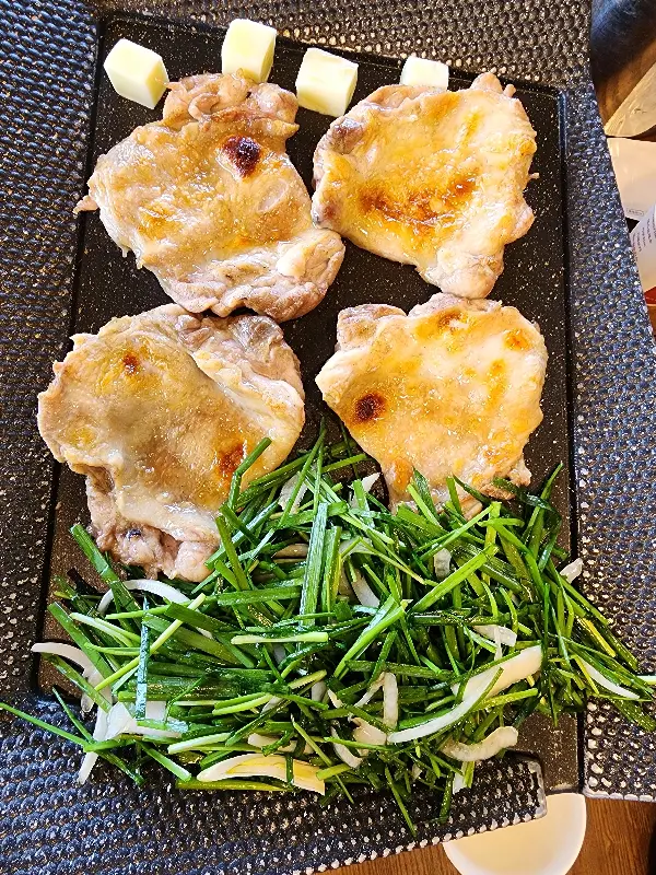 초벌되어 나온 닭구이