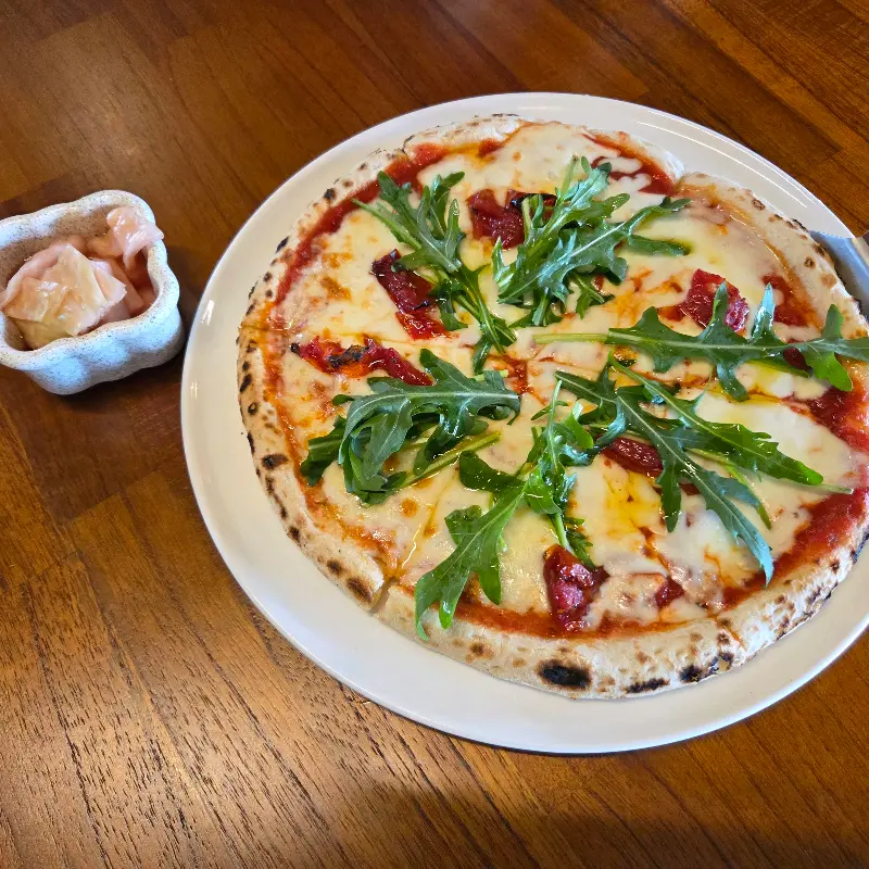 아늑한 분위기의 라소리테이블 내부