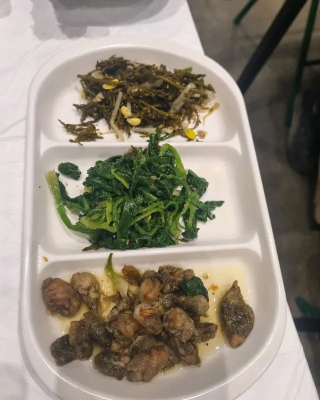 다채로운 해산물 곁들임 반찬