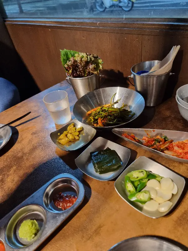 운수돈 밑반찬 항공샷