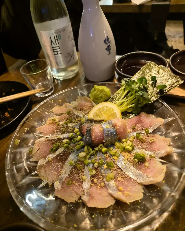 윤기가 흐르는 삼치회