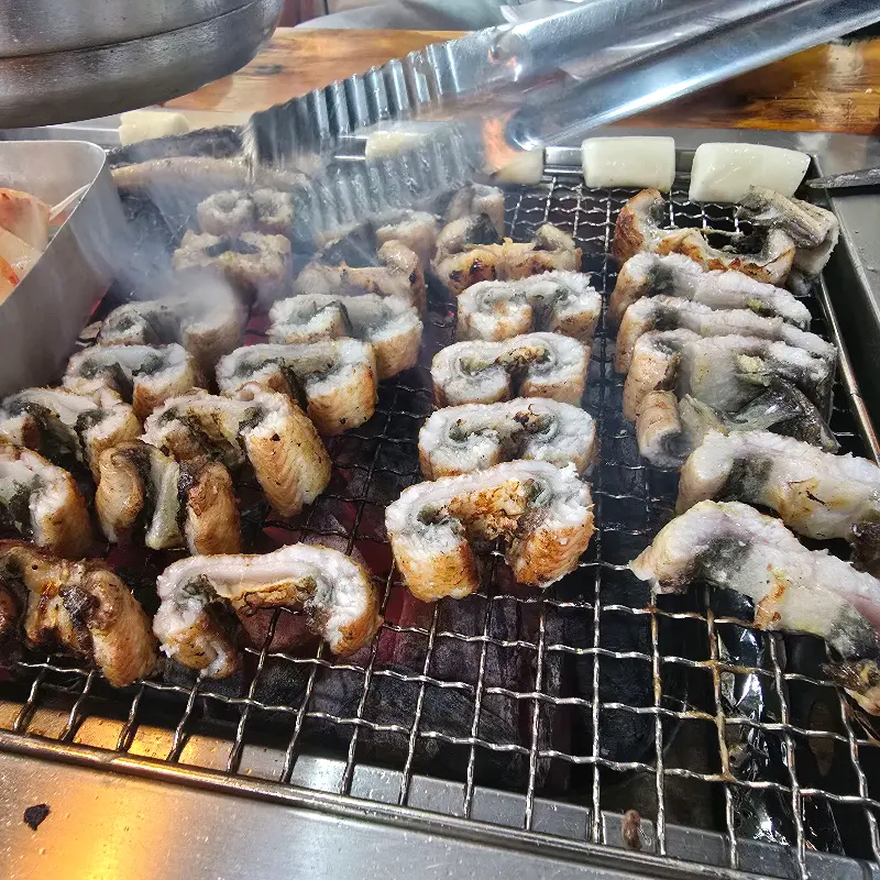 노릇노릇하게 구워진 장어